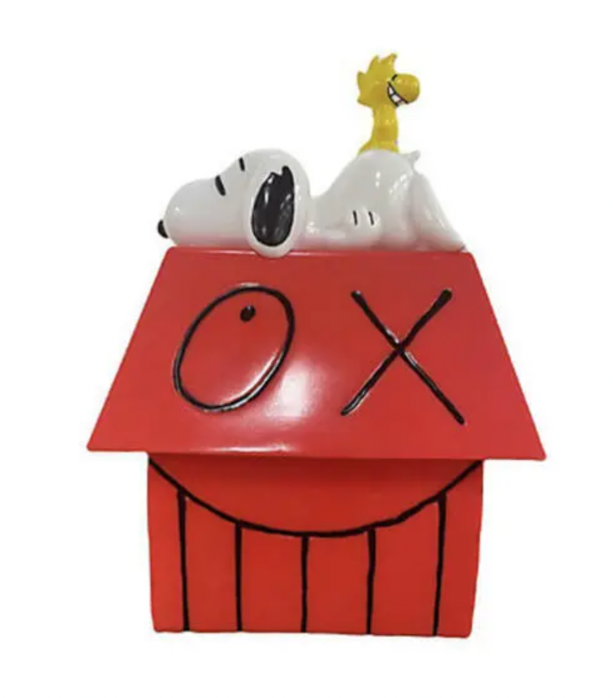 Andre Saraiva x Snoopy Dog House figure