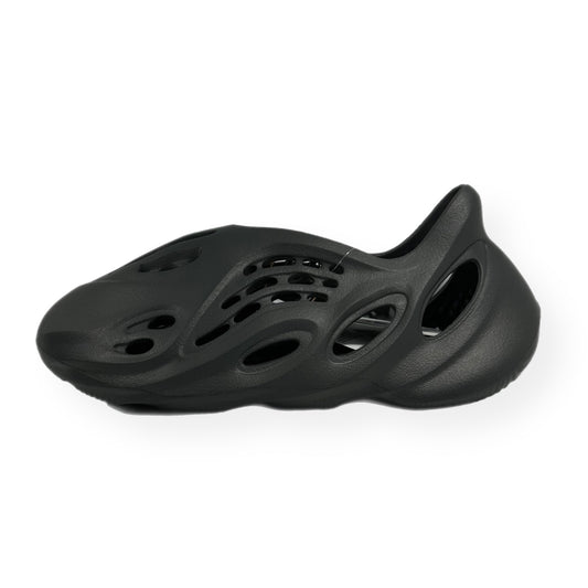 Yeezy Foam RNNR Carbon